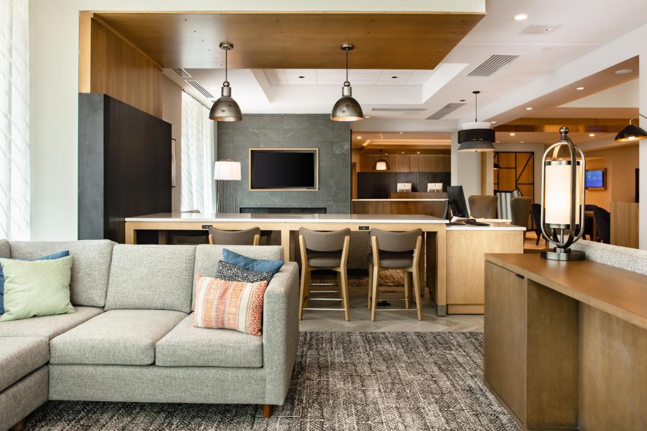 Staybridge Suites - Iowa City - Coralville By Ihg Bagian luar foto