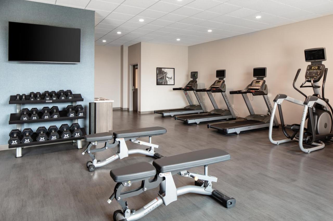 Staybridge Suites - Iowa City - Coralville By Ihg Bagian luar foto
